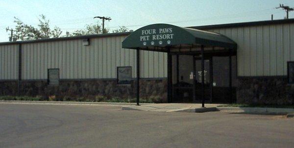 Four Paws Pet Resort