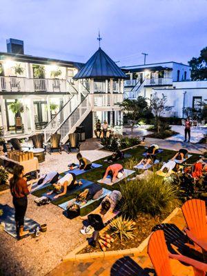 Britt Lapiska Photography - Yelp's Full Moon Flow