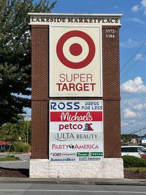 Lakeside Marketplace