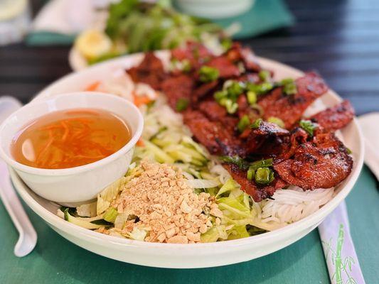 Grilled pork vermicelli