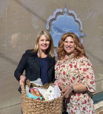 Holiday raffle - won this amazing basket of skin care & hair care products! Can't wait to try all the fabulous products! Thanks Stephanie