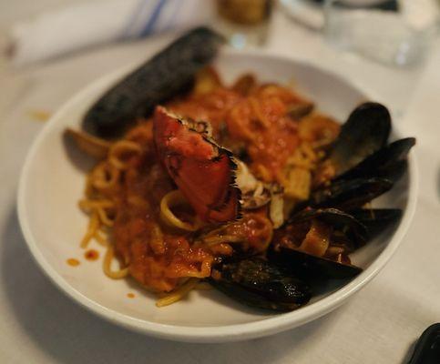 Spicy seafood linguine