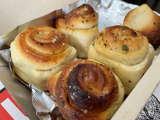 Squisito Pizza and Pasta - Magothy Gateway