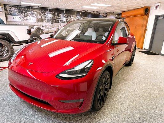 Full front PPF, also installed on the bottom of the doors , rear impact area and luggage area. Ceramic coating on the exterior.