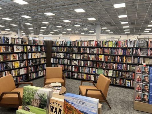 Small area to sit and read. Loved how it's tucked away from the browsers