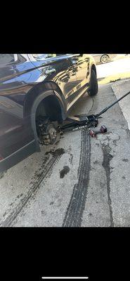 Only here for less than a minute and I was already greeted professionally and with care, and jacked my car up ready to get to work!