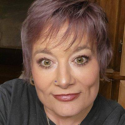 Custom color day 2, even more in love my favorite color ever, I've always had some type of highlight or color on my hair 4 decades.