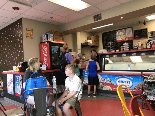 Scoops Ice-Cream & Cafe