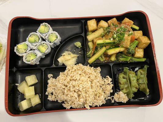 Teriyaki tofu bento.