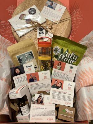 The goodies and cohort bio cards!