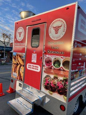 Edi’s Quesabirrias and Tacos