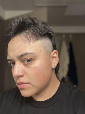 Then he asked me did I want the front cut more.. sir I can't even tell bc you're barely wetting it to see if it's even. You're just chopping