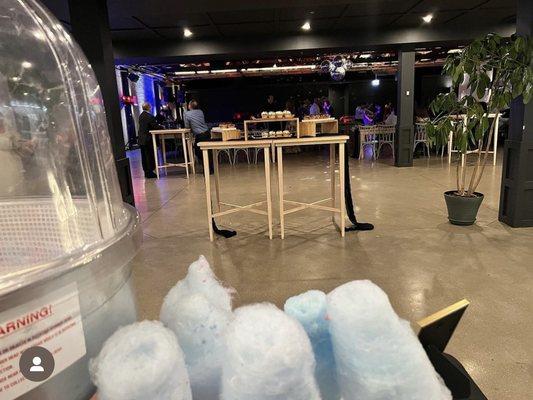 Von Poof Cotton Candy