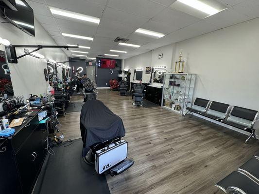 Royalty ind Cutz & Salon