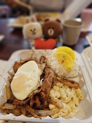 Sutamina Bento - stir fried pork with garlic sauce... very good!