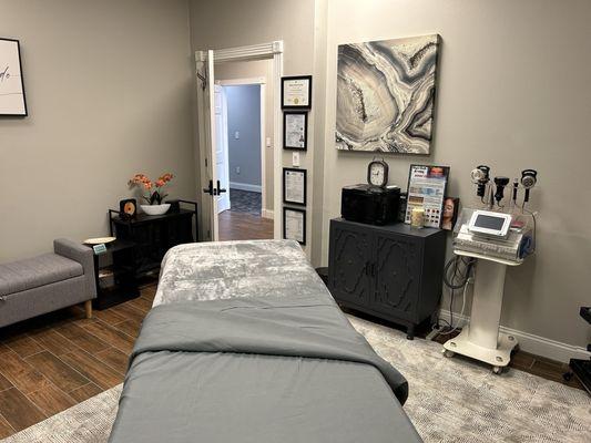 Treatment Room . Clean linens , soft music, dim lighting relaxation at its best
