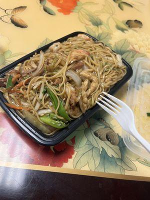 House special lo mein