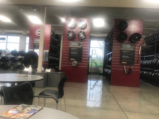 Les Schwab Tire Center