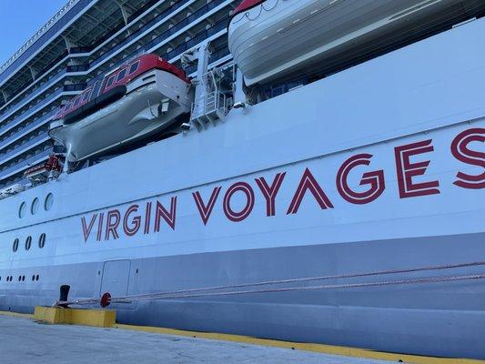 I am a Virgin Voyages specialist