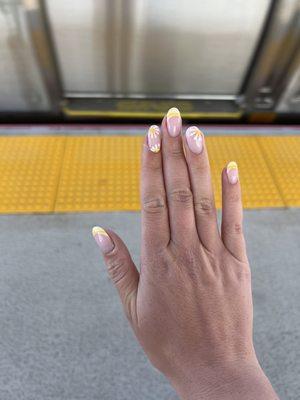 Powder gel mani with regular gel design