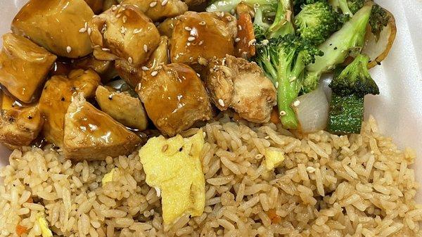 Chicken hibachi with fried rice