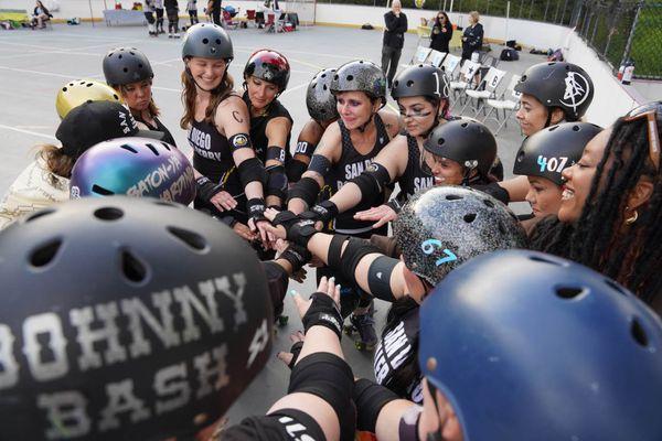 Team huddle before the bout!