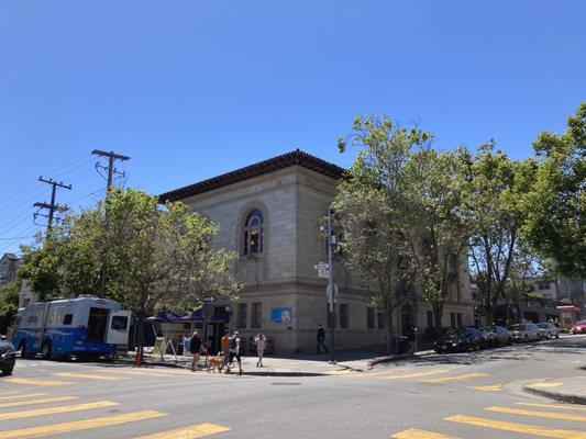 Mission Branch Library