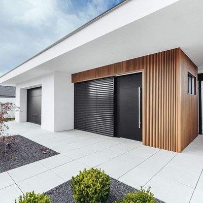 vertical natural wood