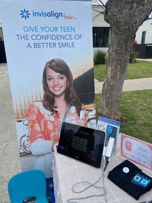 Our booth at the local LUNA Larchmont United Neighborhood Association. Come get a Free 3D Smile Simulation - call today 855 Dr. Alpan