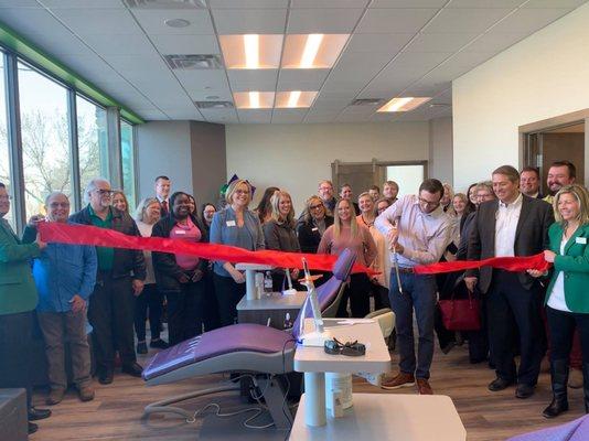 Shakopee Location Ribbon Cutting