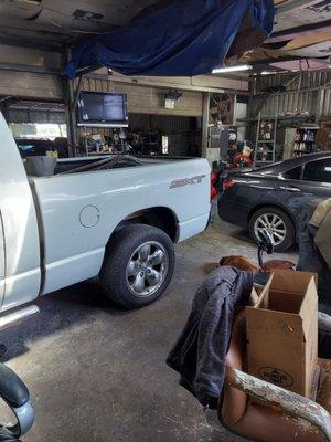 Tuan Auto Sales & Body Shop