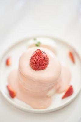 Strawberry Souffle Pancake