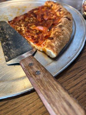 Quality pizza!!! Restaurant was very clean and management genuinely seemed to enjoy being there. Will definitely visit again.