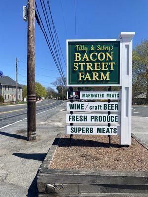 Tilly & Salvy's Bacon Street Farm
