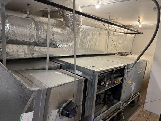 All-in-one package system with compressor cooling, ductwork, and air louvers