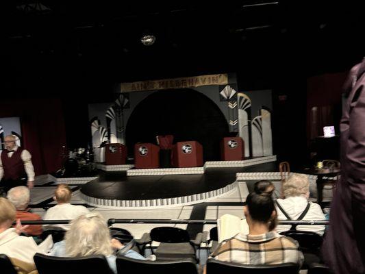 Ain't misbehaving play