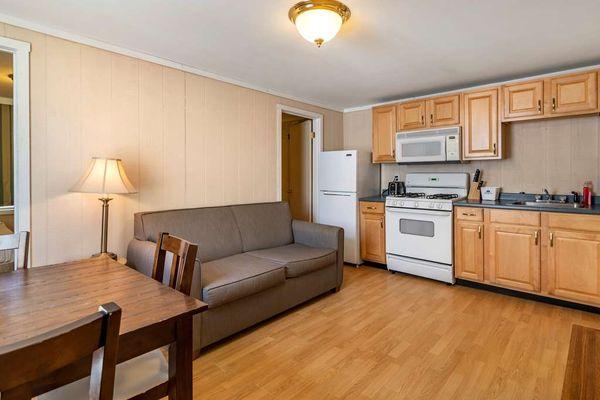 Bedroom Medium Cottage with Kitchenette