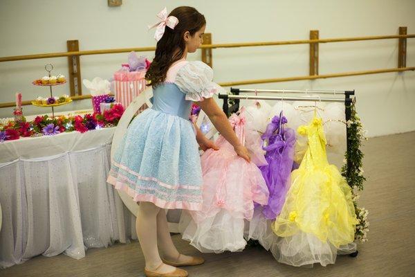We do birthday parties and host fun events for kids! Contact us for info