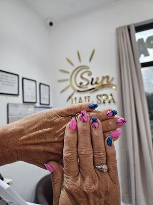 Going on vacation and got the perfect nails from Leo