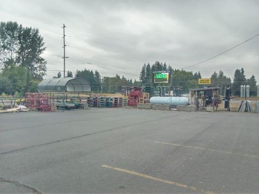 4 Corners Farm & Garden