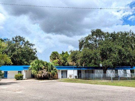 This is the Russian School of Tampa Bay building.