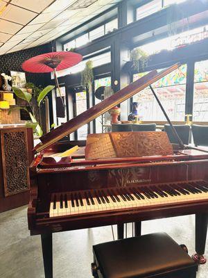 Classy atmosphere. Amazing hospital. Acclaimed food and drinks. Weekly piano music nights.