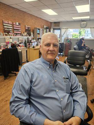 Deserio's Hair Cutting