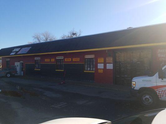 I learned Ray was a USAF Veteran... I had 5 Star service and was extremely helpful! Definitely will be back Semper Fi