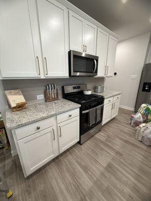 Hardware installation on cabinets