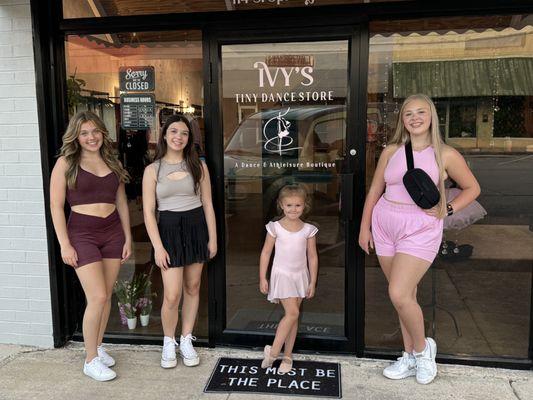 Ivy’s Tiny Dance Store