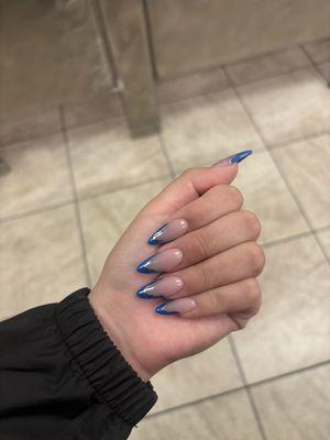 AV Nails