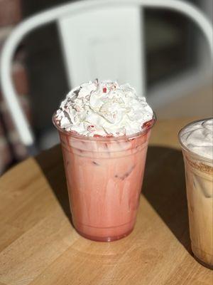 Candy Cane Latte
Red velvet mocha + frosted mint with non-dariy whipped cream n crushed candy!