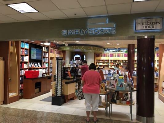 Entrance of Simply Bookstore in Terminal C of the Salt Lake International Airport - Aug 2016
