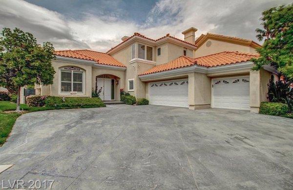 Natalia Scott - Realty One Group